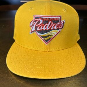 New Era padres throwback yellow 7 3/8  Fitted Cap